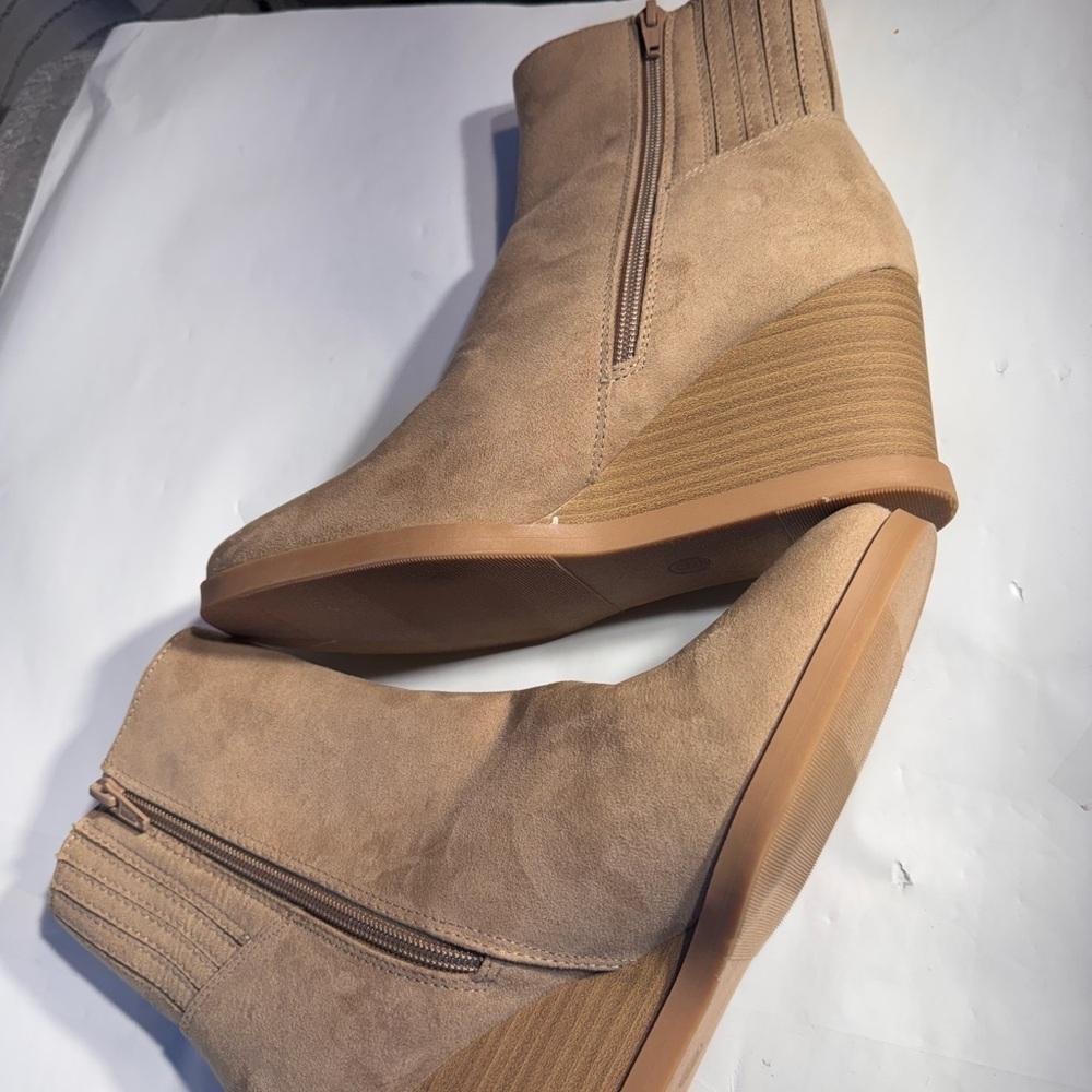 New Universal Thread Tan Suede Wedge Ankle Boots – Women’s Size 9 - Picture 4 of 9